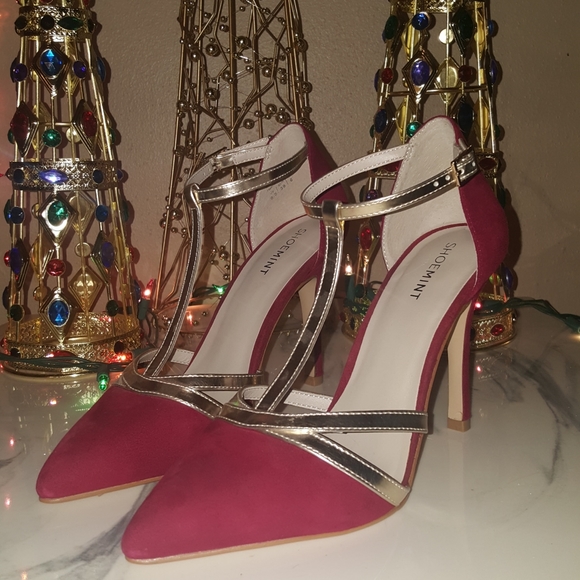 Red heels - Picture 3 of 5